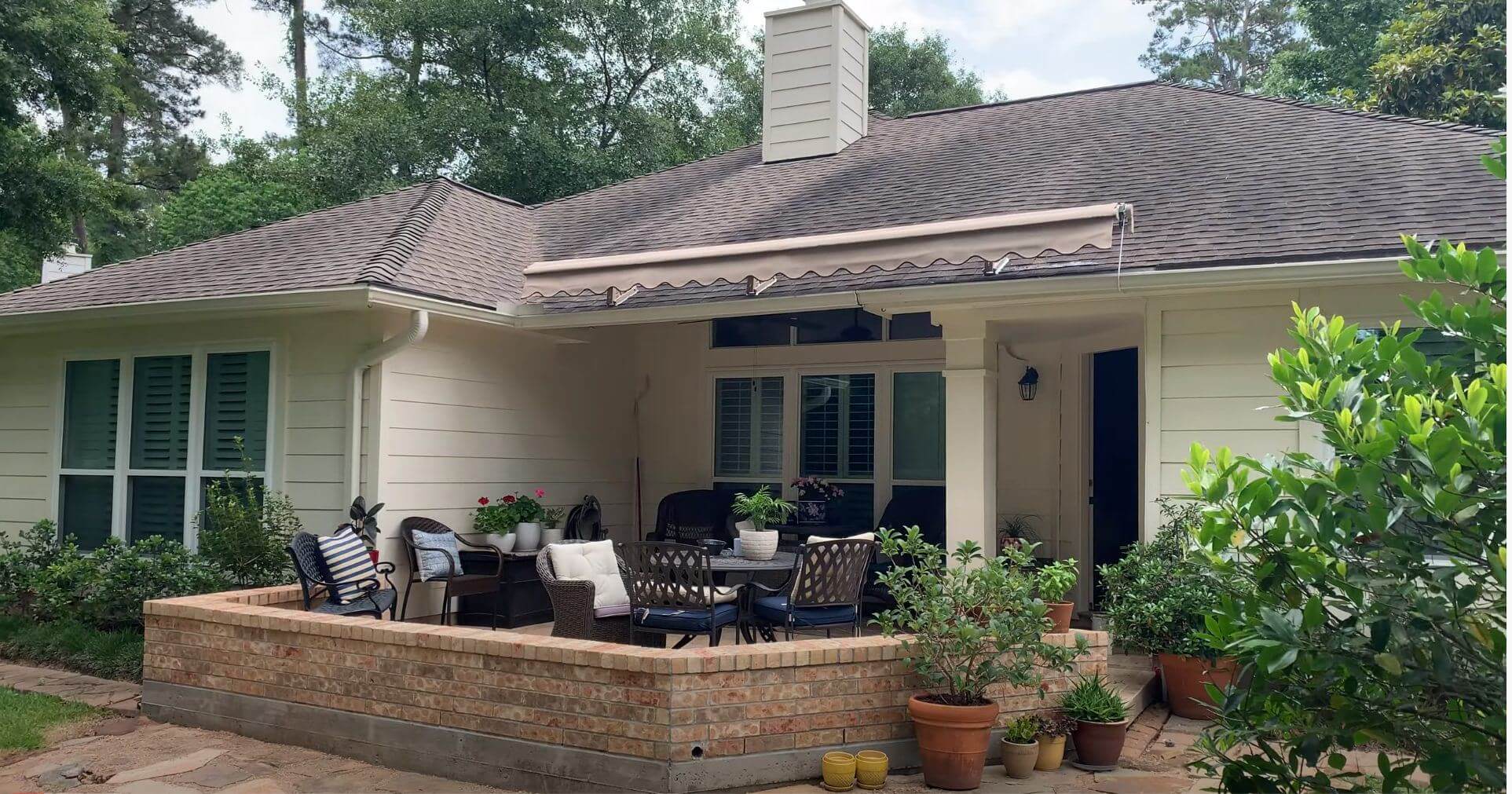 retractable awning