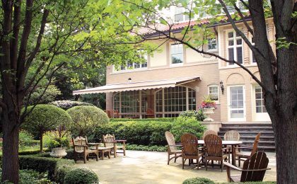 House with a patio awning in Texas