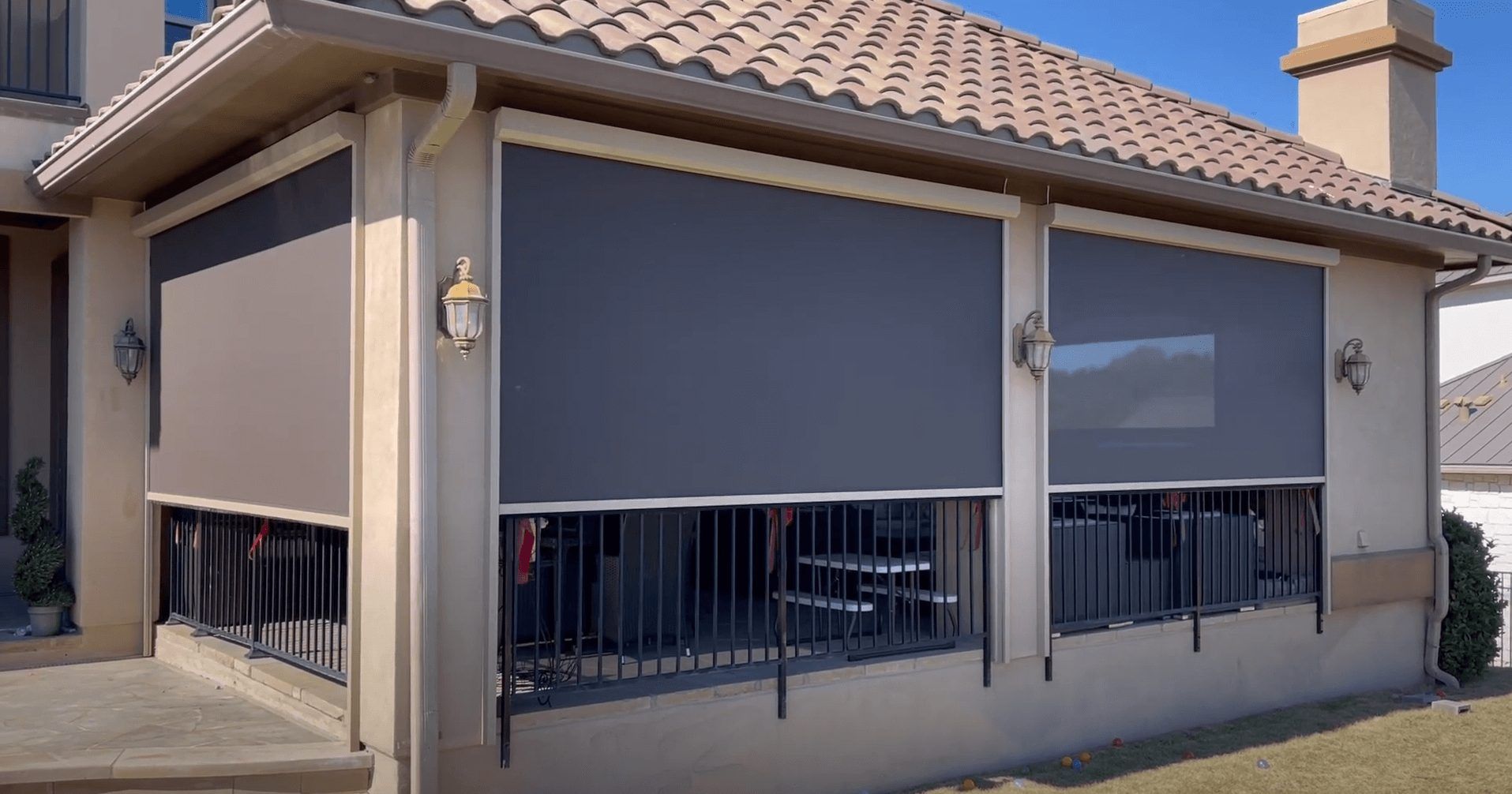 Home with patio screens in Texas